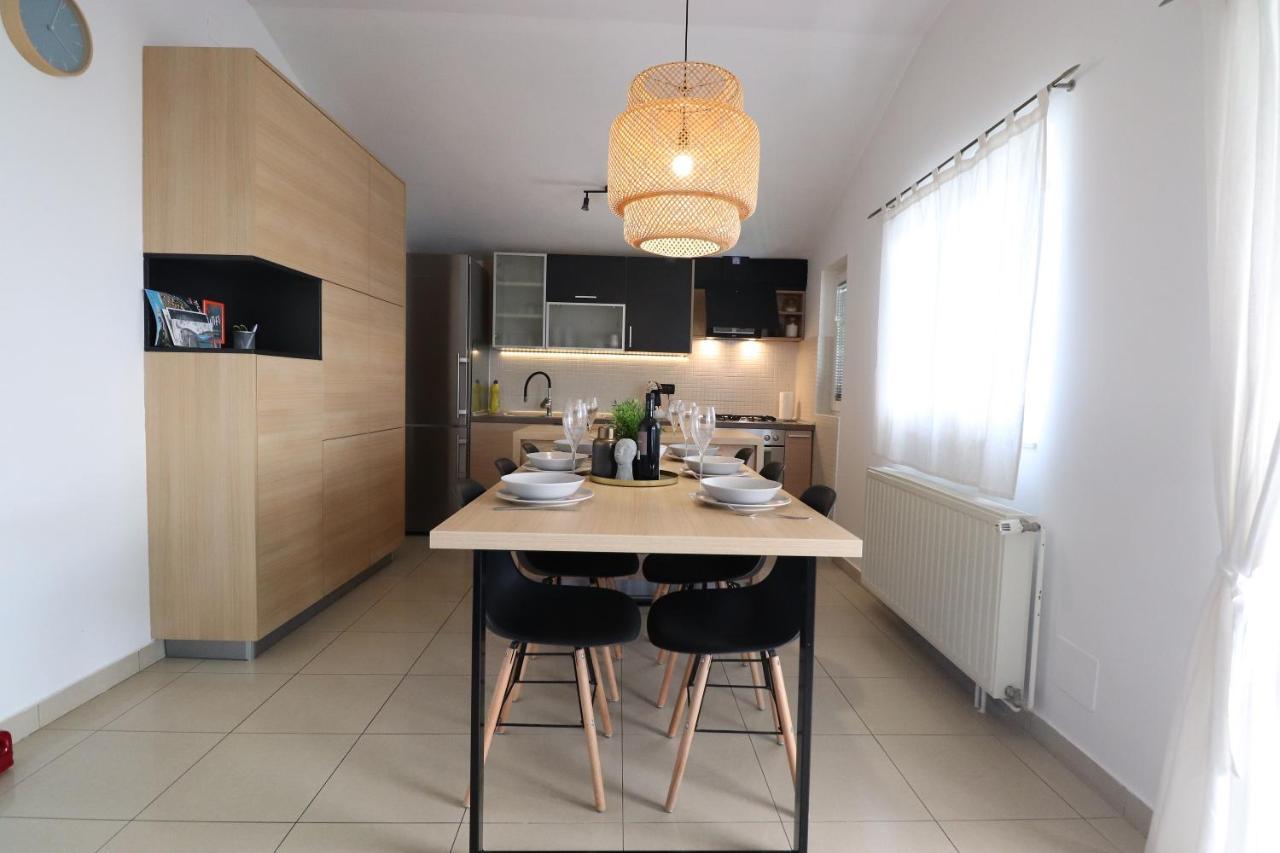 Cozy Designed & Sea View Apartment Sulye, Zaboric Sibenik Bagian luar foto